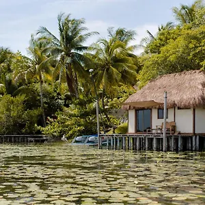 Lagoon Front Hut: Daily Cleaning, Bikes & Kayaks! , Bacalar Mexico